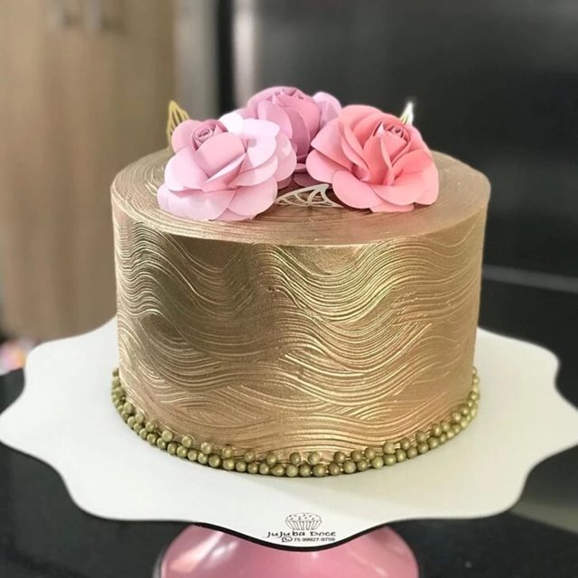 bolo de ano novo dourado