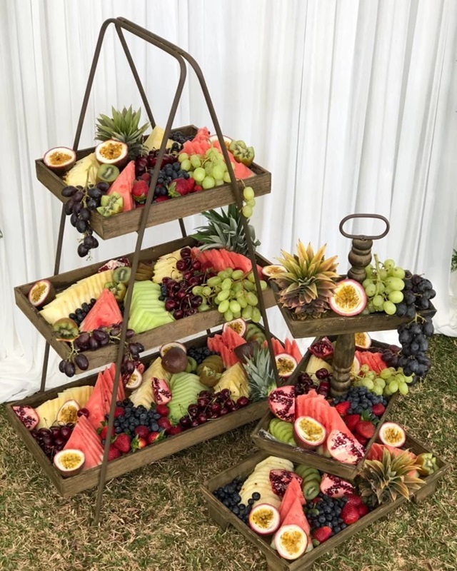 decoração mesa de frutas natal