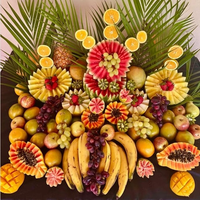 decoração mesa de frutas natal