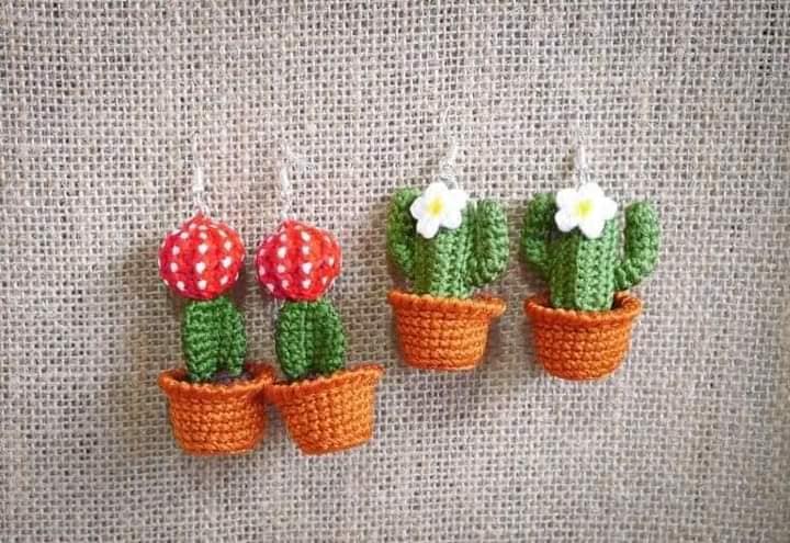 Mini cacto de crochê